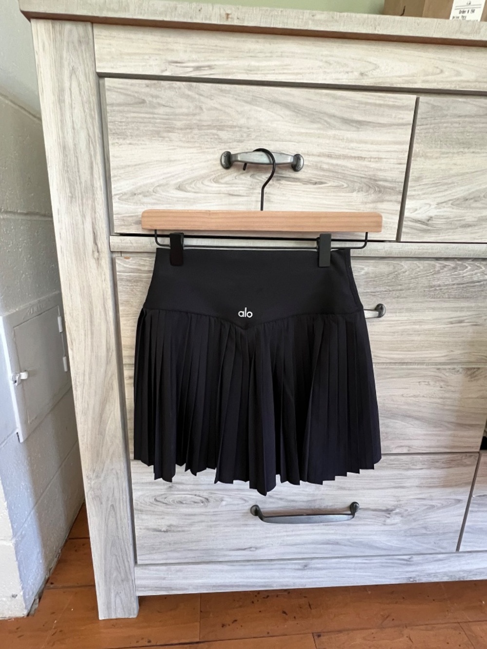 ALO mini skort - Picture 2 of 2